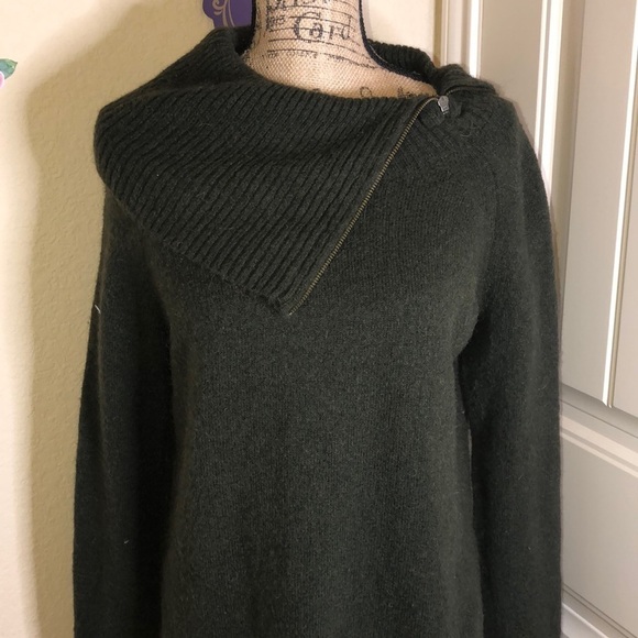 Adrienne Vittadini Wool Blend Olive Green Cowl Neck Sweater Size Medium - Picture 2 of 5